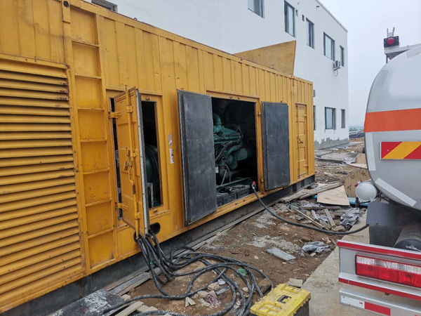 宽城如何在发电机出租合同中约定设备的维修和保养责任?