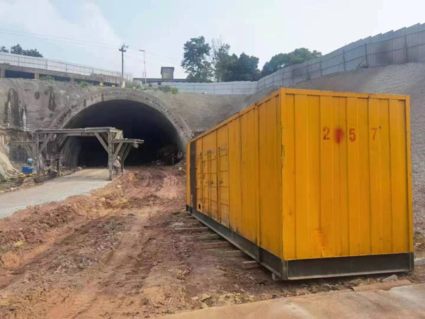 宽城发电机出租自启装置的工作原理是什么？