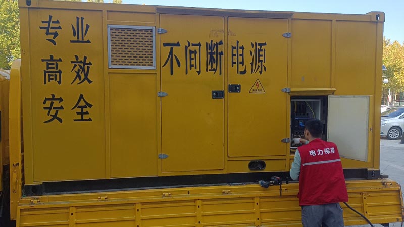 宽城柴油发电机组和UPS电源配合使用时，如何避免切换过程中的电力中断？